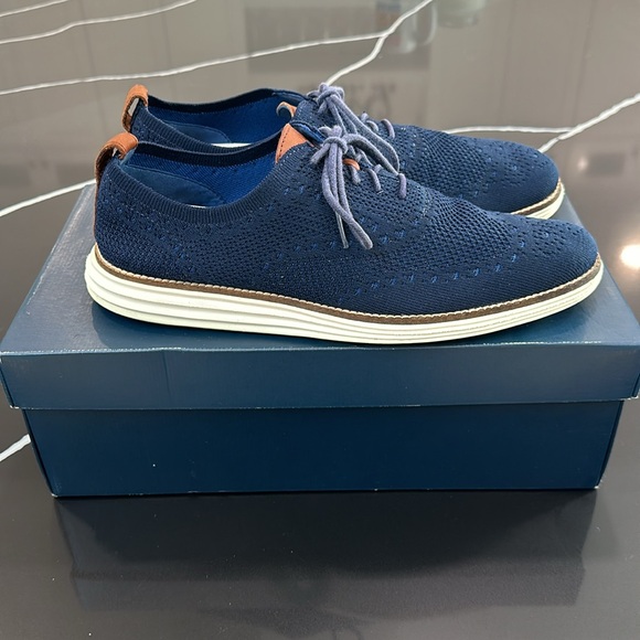 Cole Haan Navy Blue knit wingtip in good condition. - Picture 3 of 9